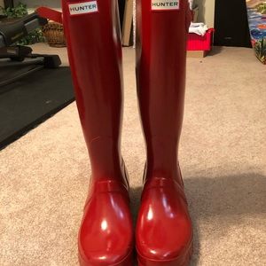 NWOT Red Hunter Brand Boots. Ladies size 10.